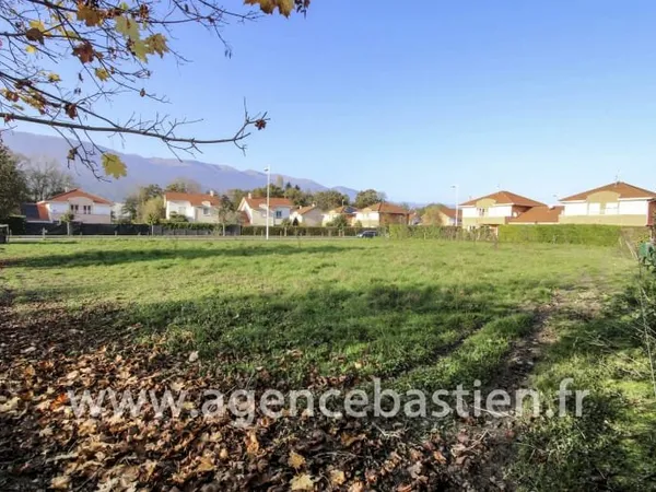 Terrain 601 m²
