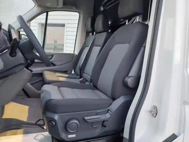 Volkswagen Crafter fg 30 l3h3 2.0 tdi 140ch business traction — photo 13