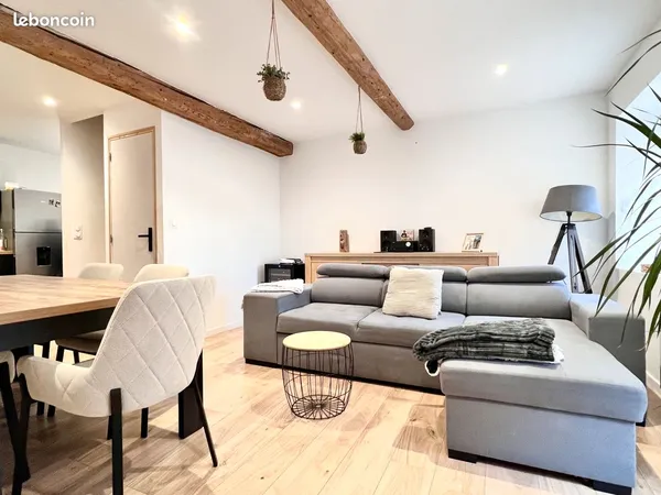 Saint-Jean-Bonnefonds centre - Triplex T4 rénové - 94 m² - 3 chambres