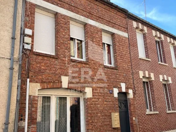 IMMEUBLE DE RAPPORT , SITUÉ EN CENTRE VILLE