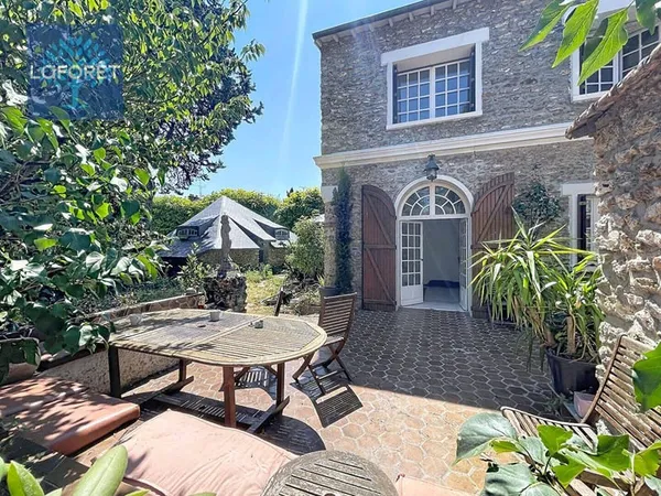 Maison 9 pièces 273 m²