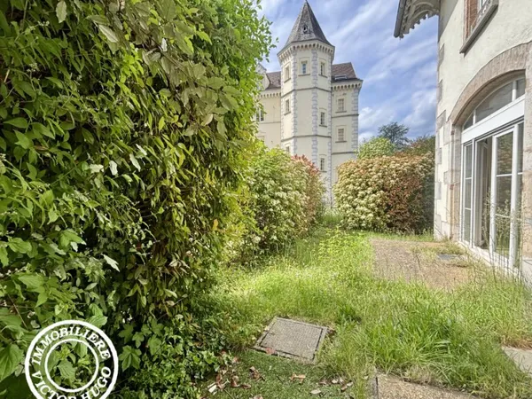 T5 rare, spacieux et lumineux, au Pavillon du Château de la Charmille