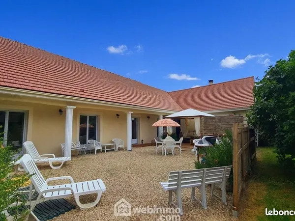Maison 8 pièces 231 m²