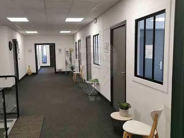 Bureau 3 483 m²
