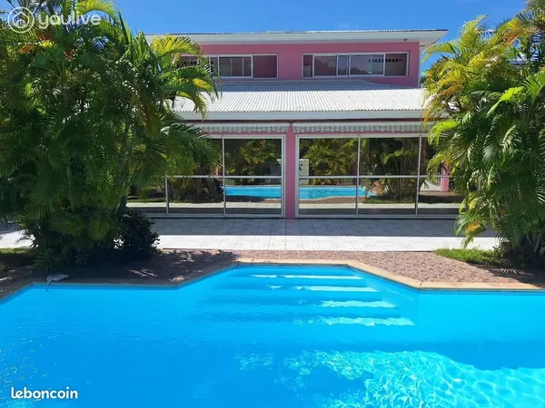 Villa 7 pièces 180 m²
