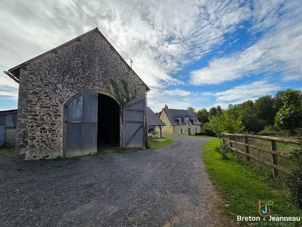 Corps de ferme sur 8 ha 34 à Bandouet-St Jean
