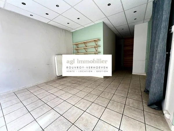 Local commercial 1 pièce 55 m²