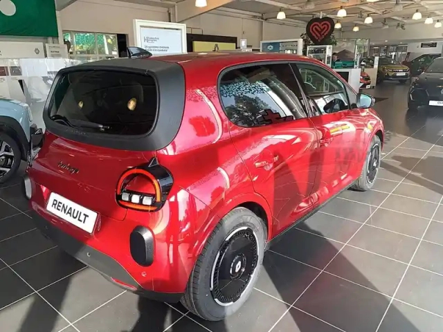 Renault Twingo e-tech electrique 80 ch autonomie urbaine — photo 3