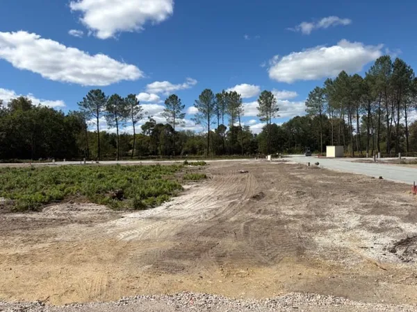 Terrain 600 m²