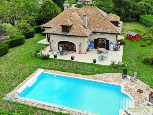 Nernier - Maison d'architecte de charme, piscine et grand te