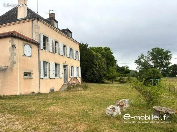 Propriété 8 pièces 220 m²