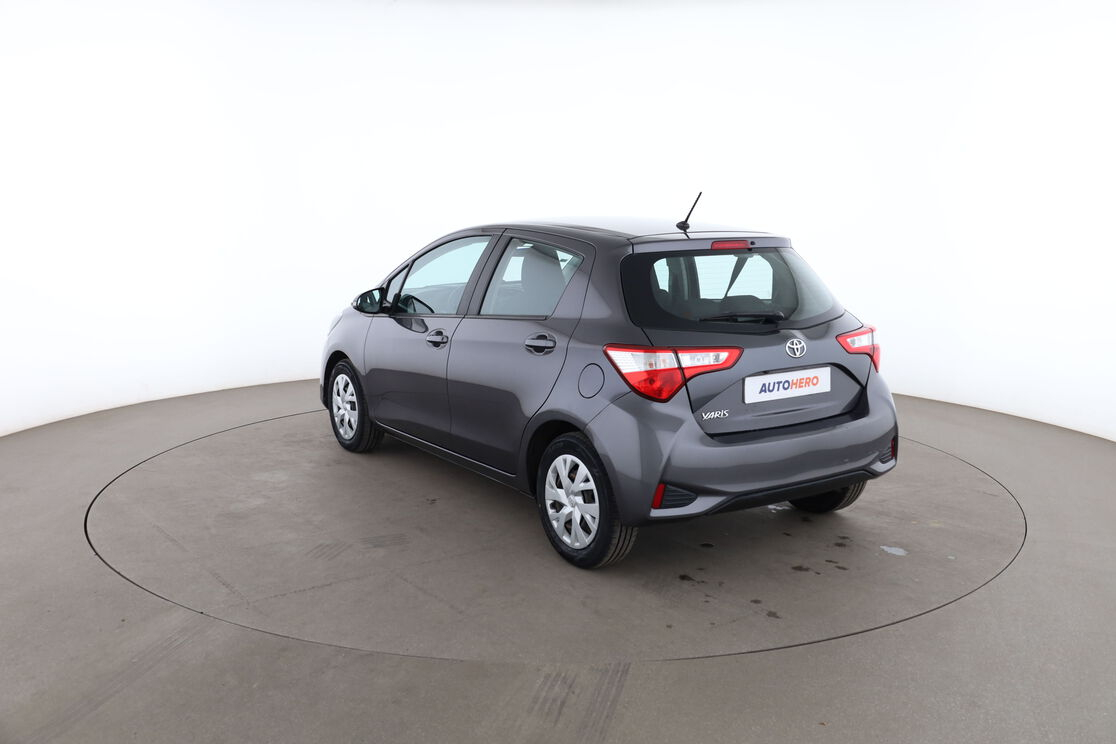 Toyota Yaris 1.0 VVT-i Active — photo 3