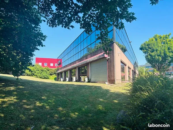 Bureaux 210 m² CHAMPS SUR MARNE