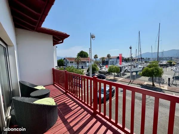 Appartement T2 lumineux, port d'Hendaye, idéalement situé 34.82m2