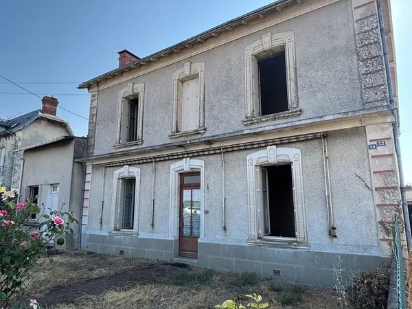 Maison de ville à rénover.