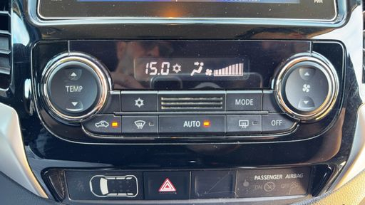 Mitsubishi L200 2.4 DI-D 181 4WD - Intense Connect – 2018 – 165157 km – Diesel – Boîte Manuelle — photo 27