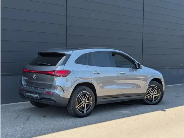 Mercedes Eqa 250+ — photo 25