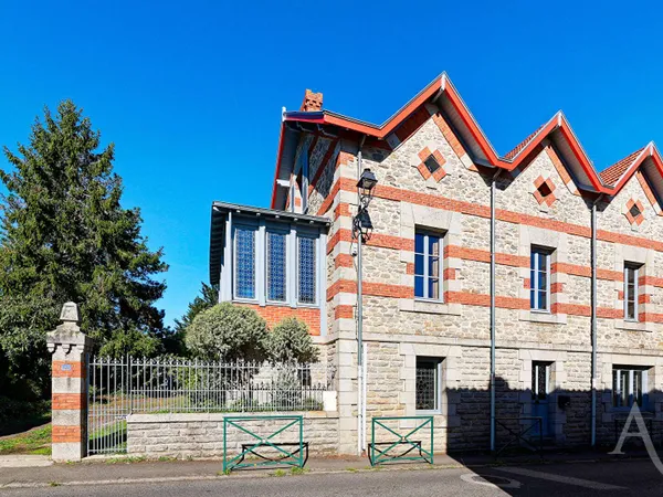 Maison 6 pièces 210 m²