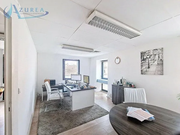Bureau 82 m²