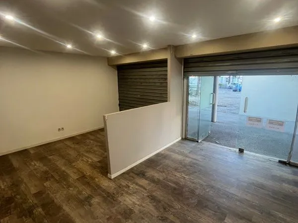 Local d'activité 52m2 + Garage 13m2 Perpignan