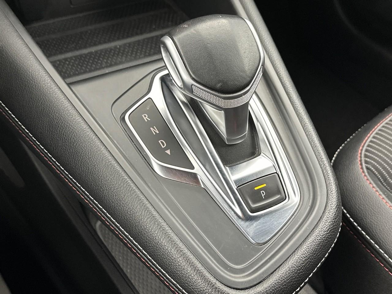 Renault Captur tce 160 edc - 21b r.s. line — photo 31
