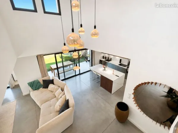Maison 160 m² refaite à neuf, piscine, vue mer, Marseille 8e