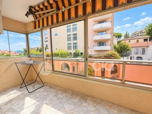 NOUVEAU appartement avec parking et cave