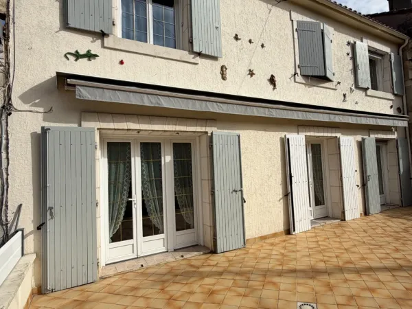 Ruelle. Maison 137 m² avec garage