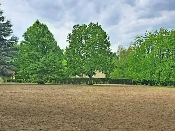 Terrain 5358 m²