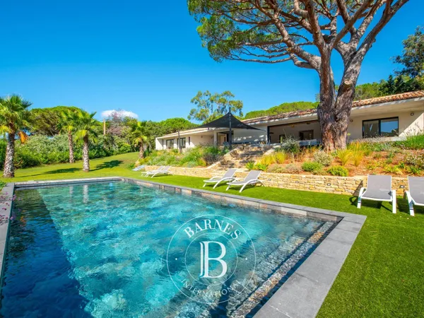 RAMATUELLE - LES MARRES - VILLA 5 CHAMBRES - PISCINE