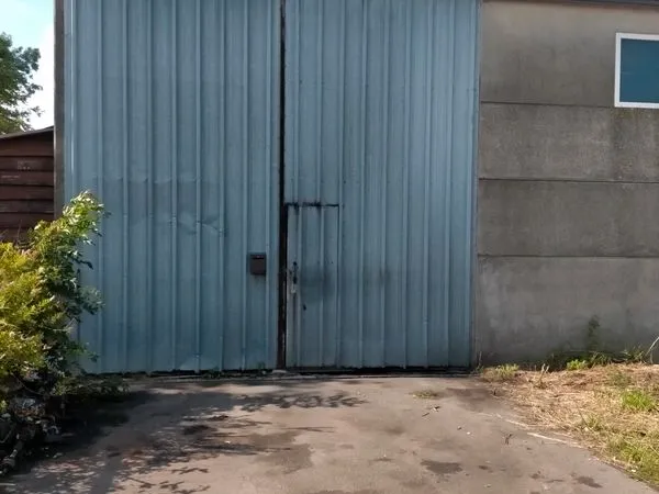 Hangar 150 m2