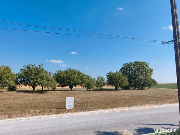 2 Terrains constructibles 1045 m2 et 1455 m2