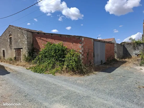 Local d’activité et entrepôt Vente Saint-Pierre-d'Amilly 2p 90m² 30000€