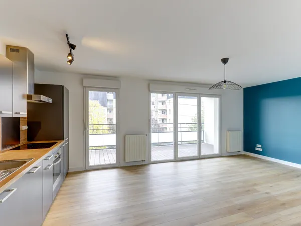 Appartement T4 avec terrasse et parking