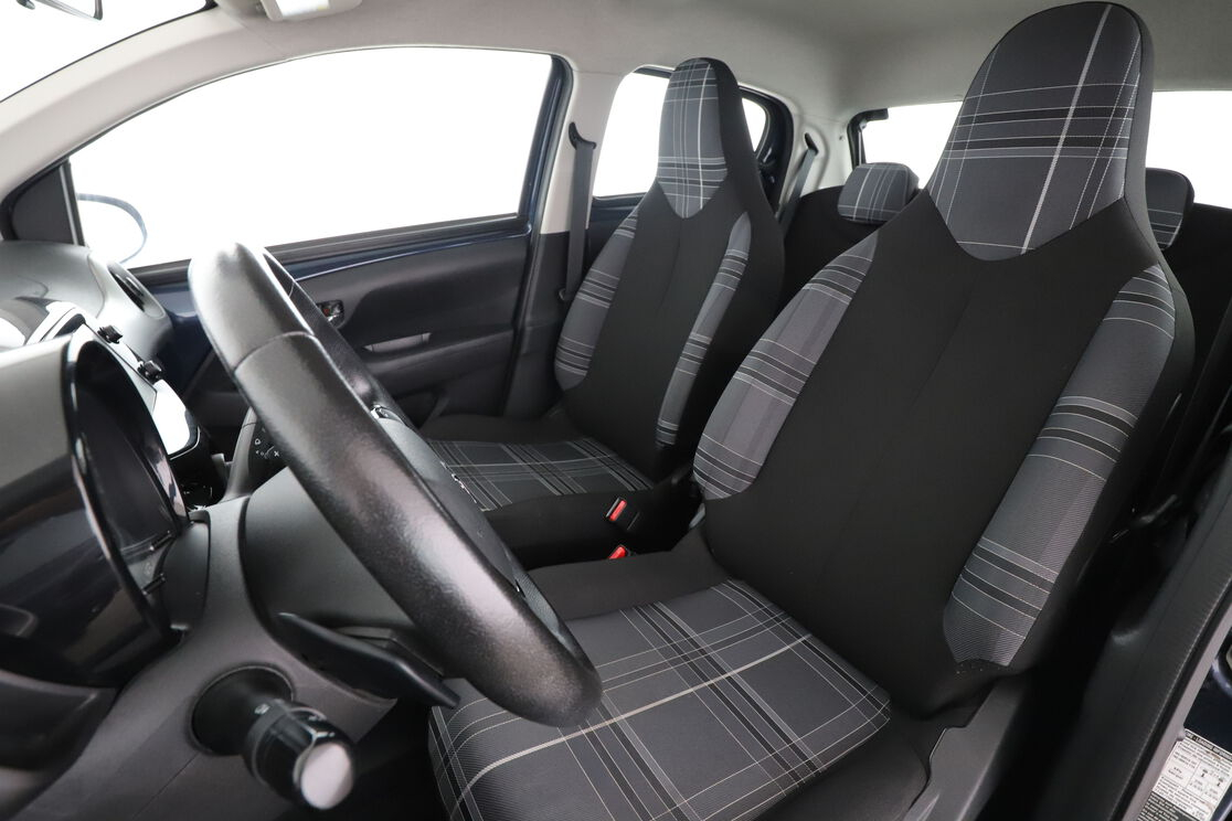Peugeot 108 1.0 VTi Allure ETG5 — photo 9