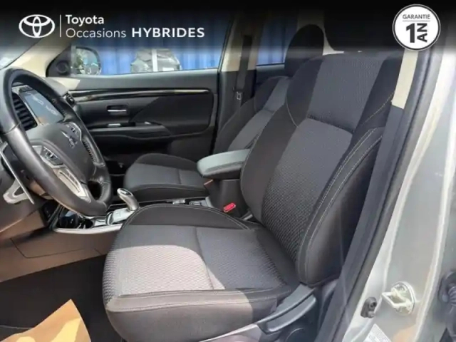 Mitsubishi Outlander phev twin motor business 4wd — photo 11