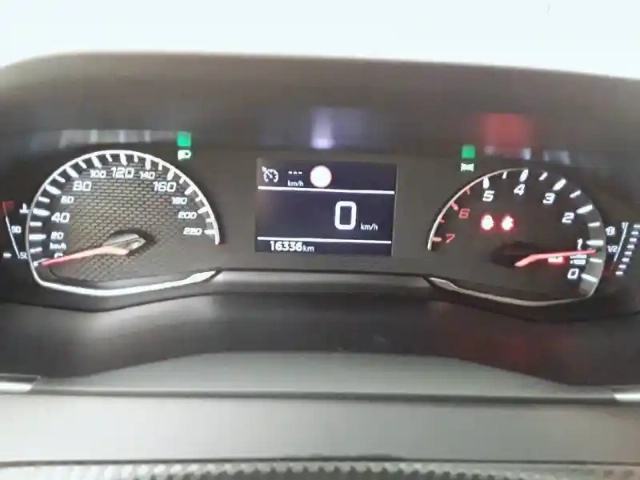 Peugeot 208 puretech 75 s&amp;s bvm5 — photo 10