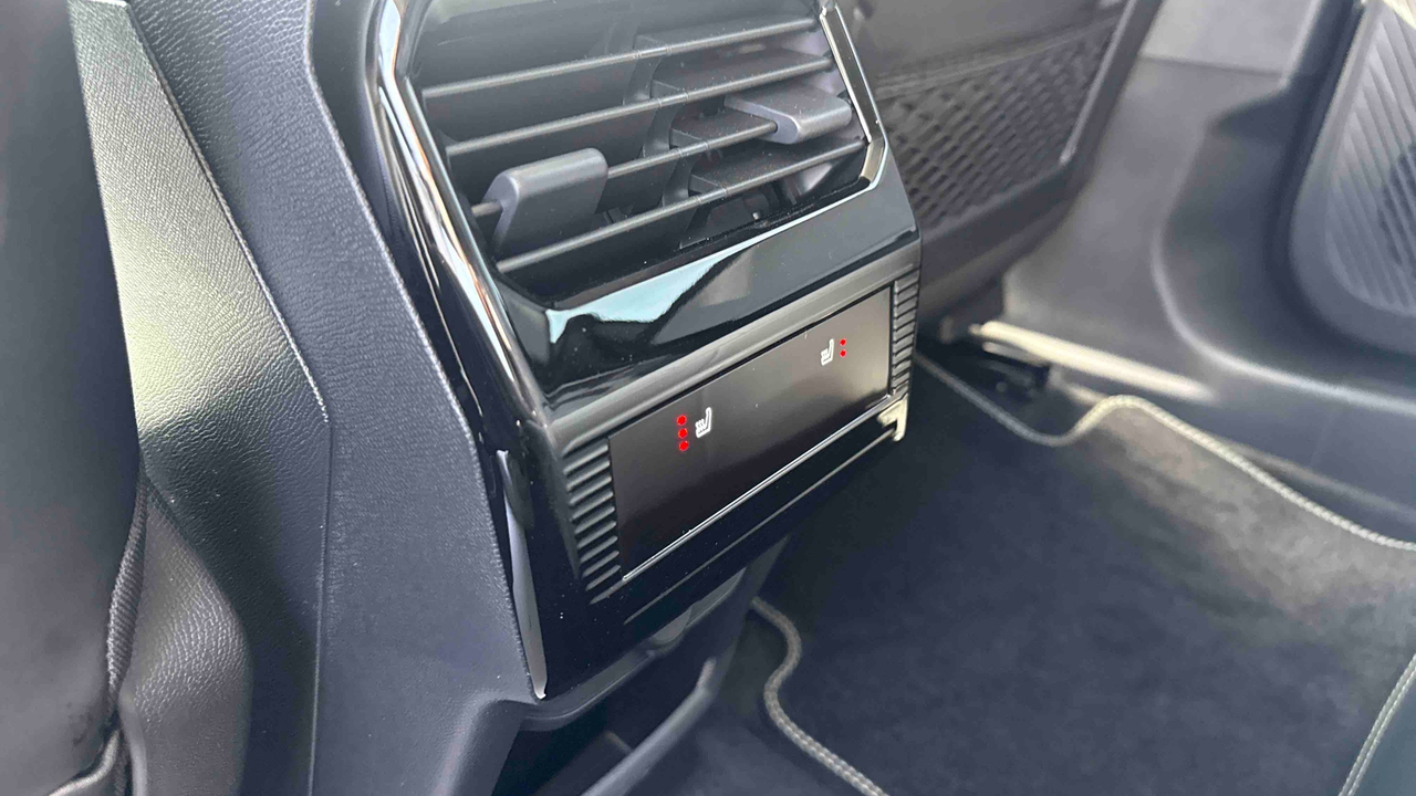 Citroen C5 Aircross Hybride 145 e-DCS6 — photo 27