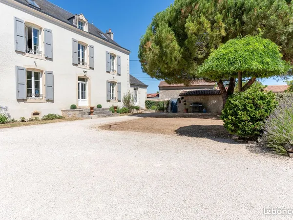 Maison 9 pièces 412 m²