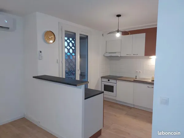 Location Appartement Volx 04130