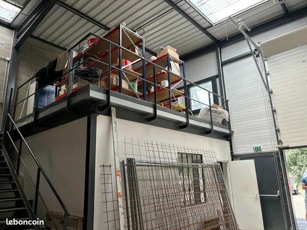 Local d'activité 138 m²