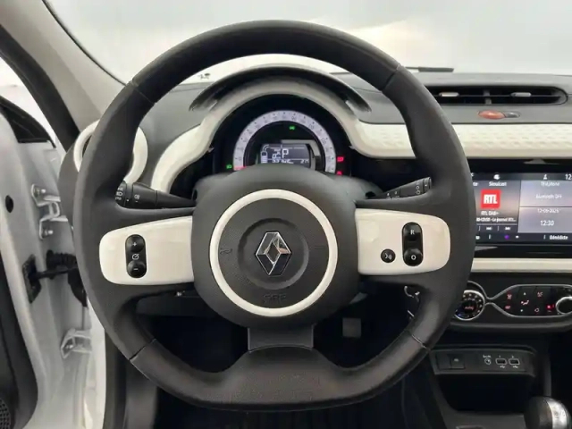 Renault Twingo iii e-tech — photo 24