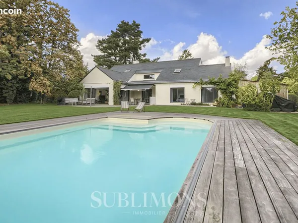 Propriété 9 pièces 226 m²