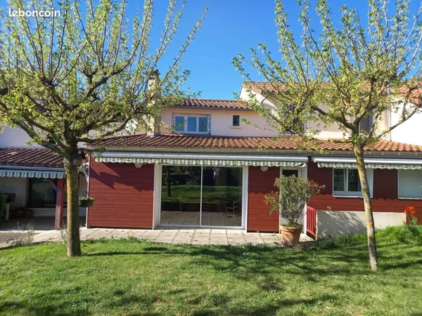 Maison 8 pièces 199 m²