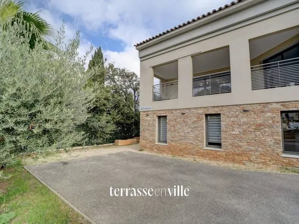 Bureaux 4 pièces 127 m²
