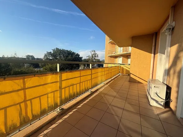 2 pièces Fréjus avec balcon, parking, piscine et tennis