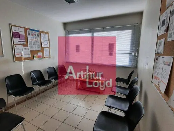 Bureau 150 m²