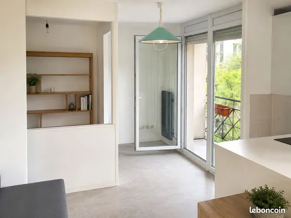 CHAMBÉRY - À deux pas des facultés - Appartement 32 m² avec balcon et cave