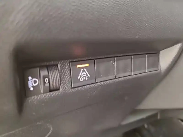 Peugeot 208 puretech 75 s&amp;s bvm5 — photo 27