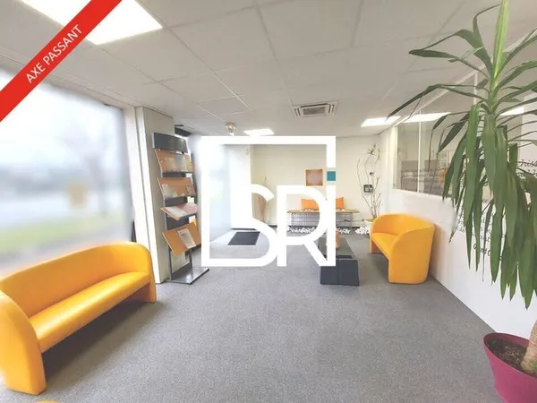 Local commercial 220 m²